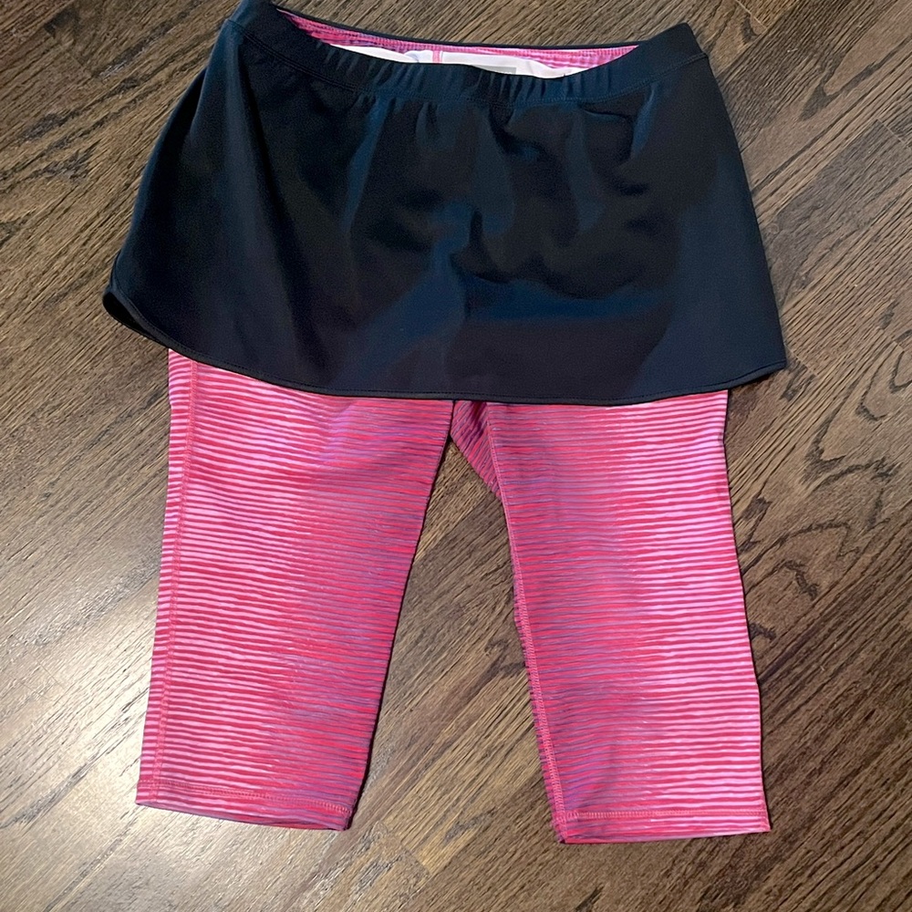 SZ L New Balance pink and purple leggings with a black skirt. Very cute